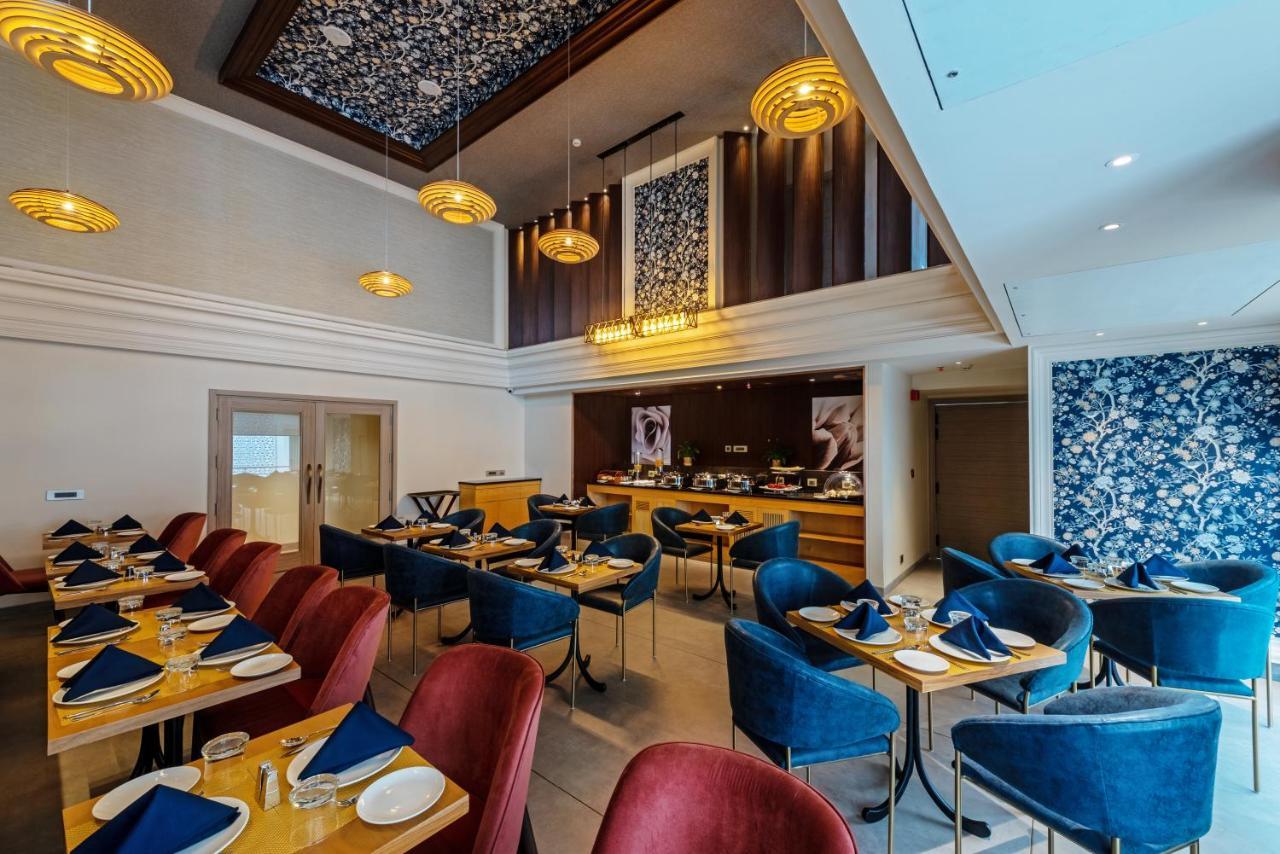 Hotel Saket 27 New Delhi Ngoại thất bức ảnh