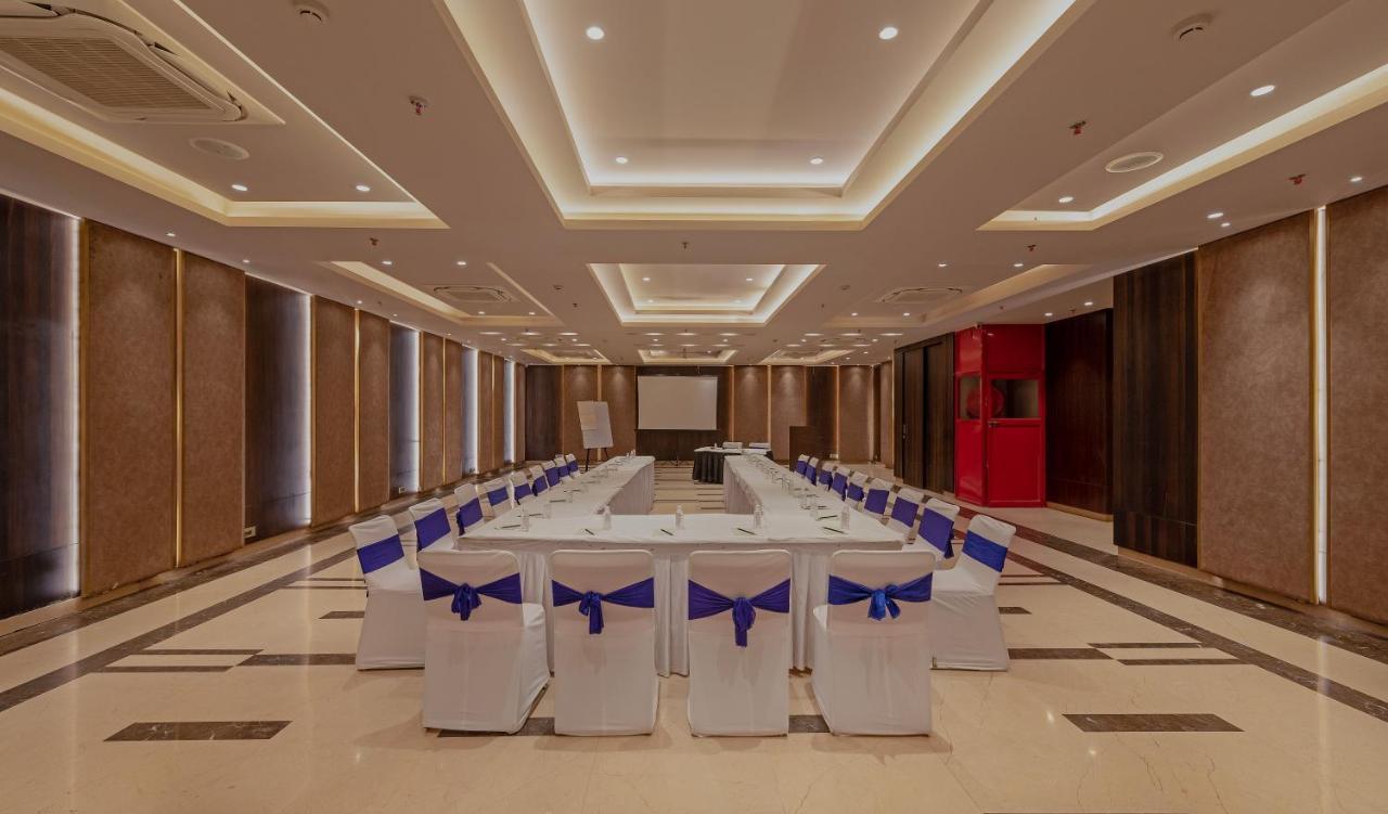 Hotel Saket 27 New Delhi Ngoại thất bức ảnh