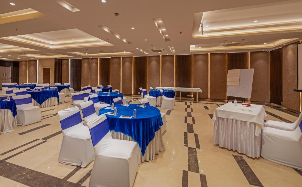 Hotel Saket 27 New Delhi Ngoại thất bức ảnh