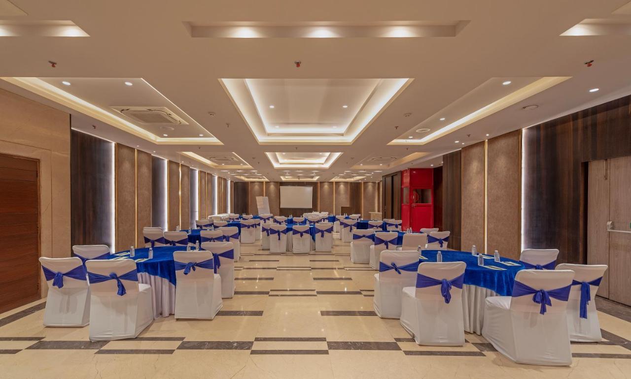 Hotel Saket 27 New Delhi Ngoại thất bức ảnh
