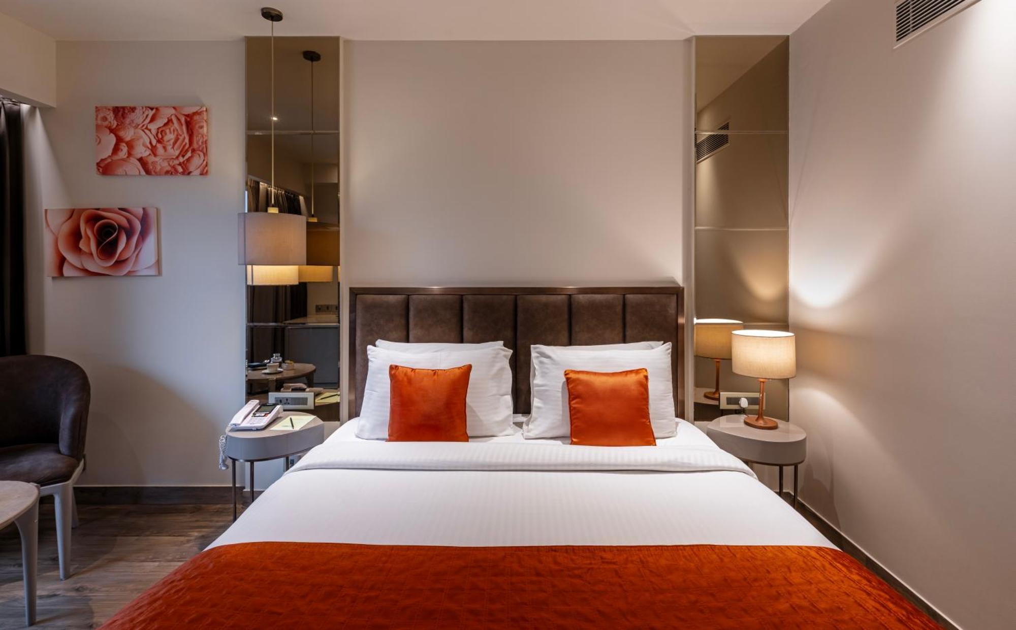 Hotel Saket 27 New Delhi Ngoại thất bức ảnh
