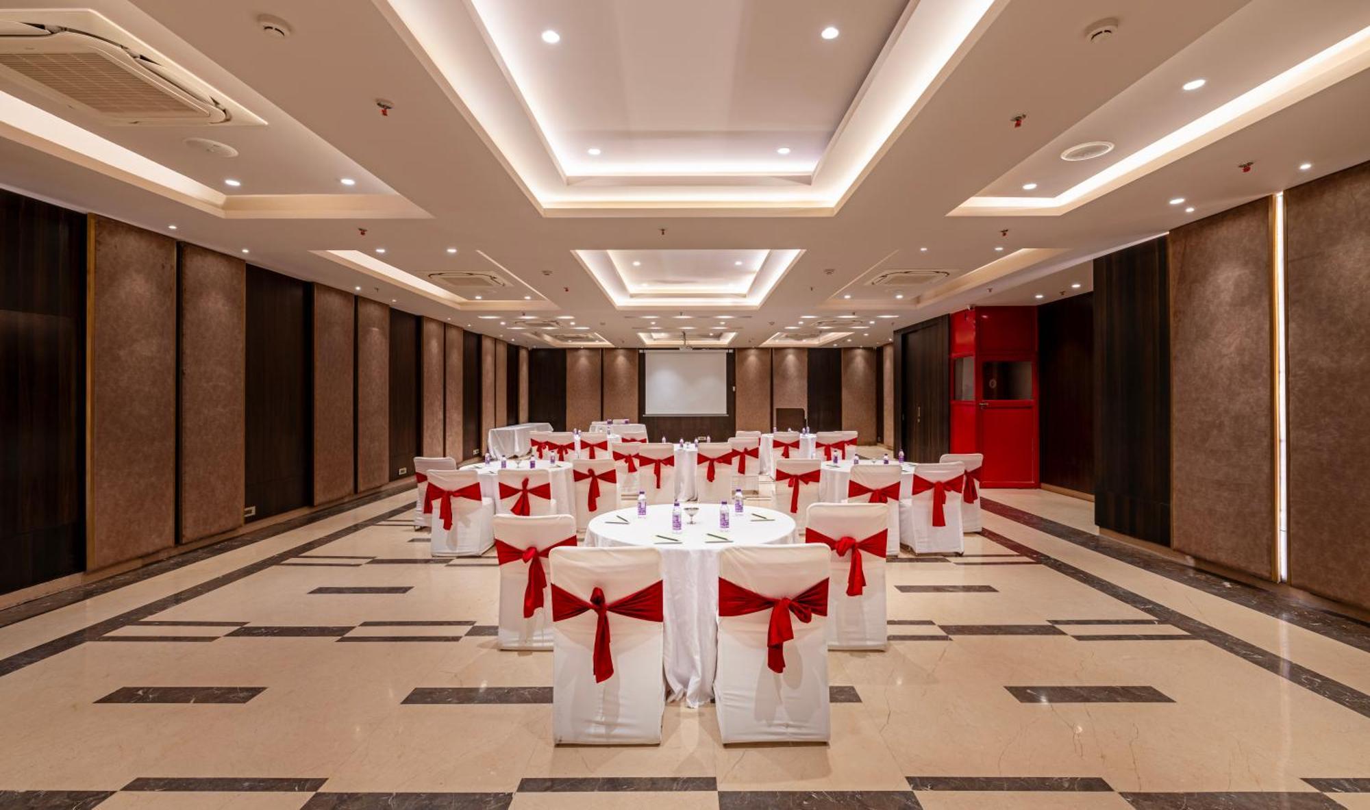 Hotel Saket 27 New Delhi Ngoại thất bức ảnh