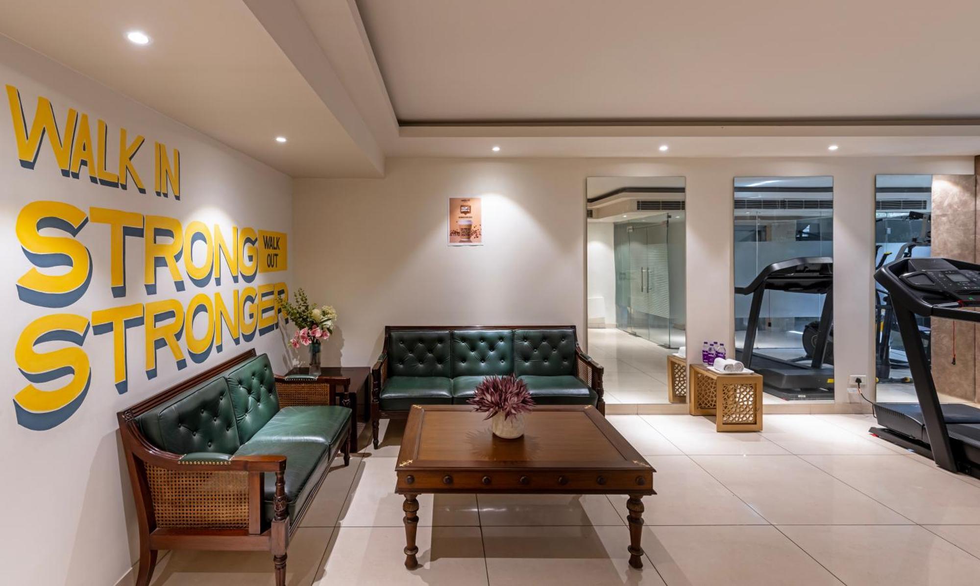 Hotel Saket 27 New Delhi Ngoại thất bức ảnh