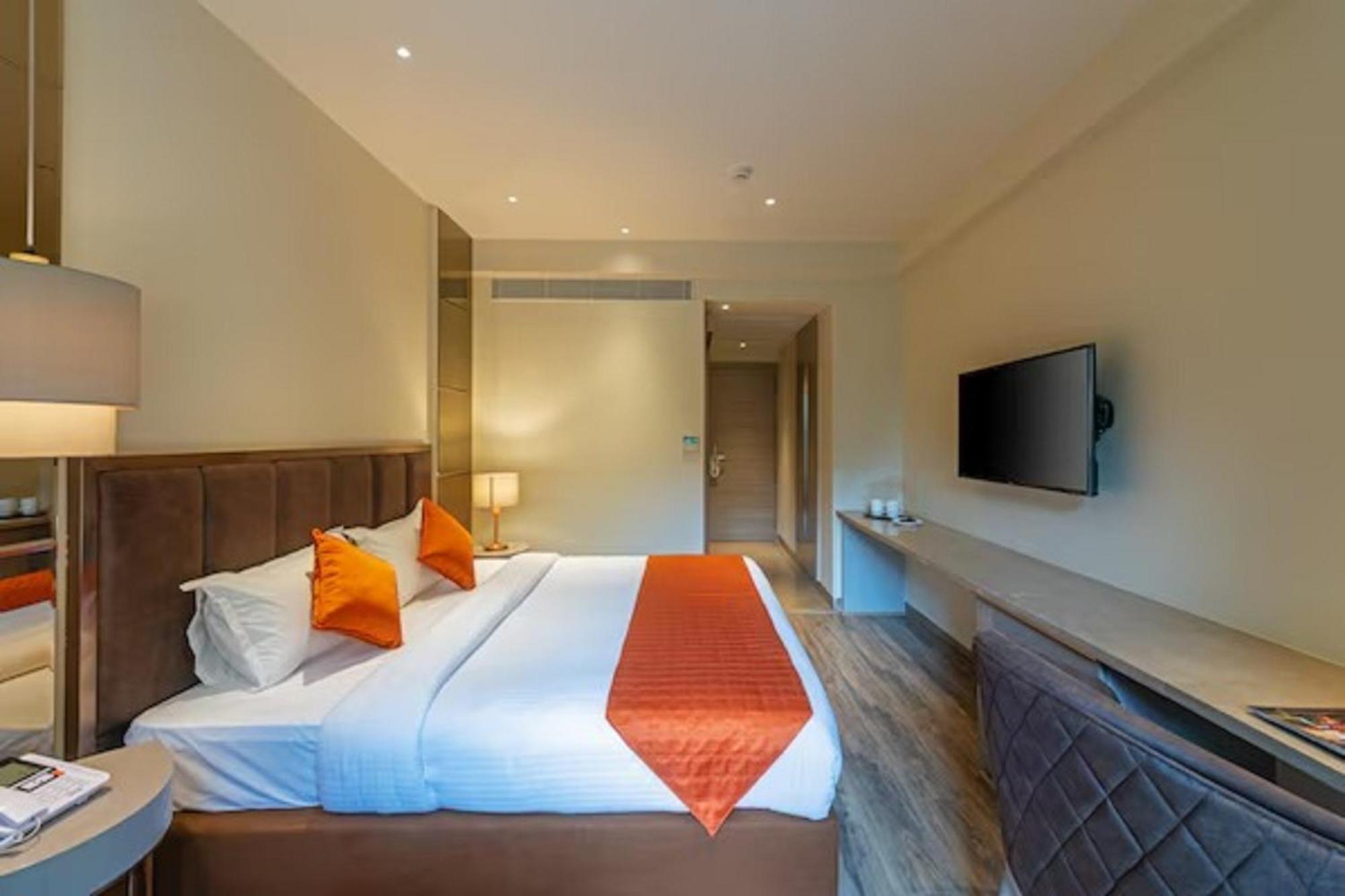 Hotel Saket 27 New Delhi Ngoại thất bức ảnh